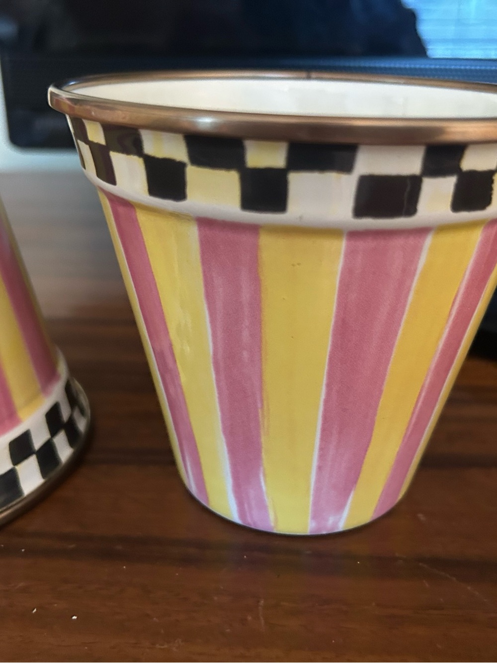 Set of two McKenzie Childs flower pots - Picture 5 of 5